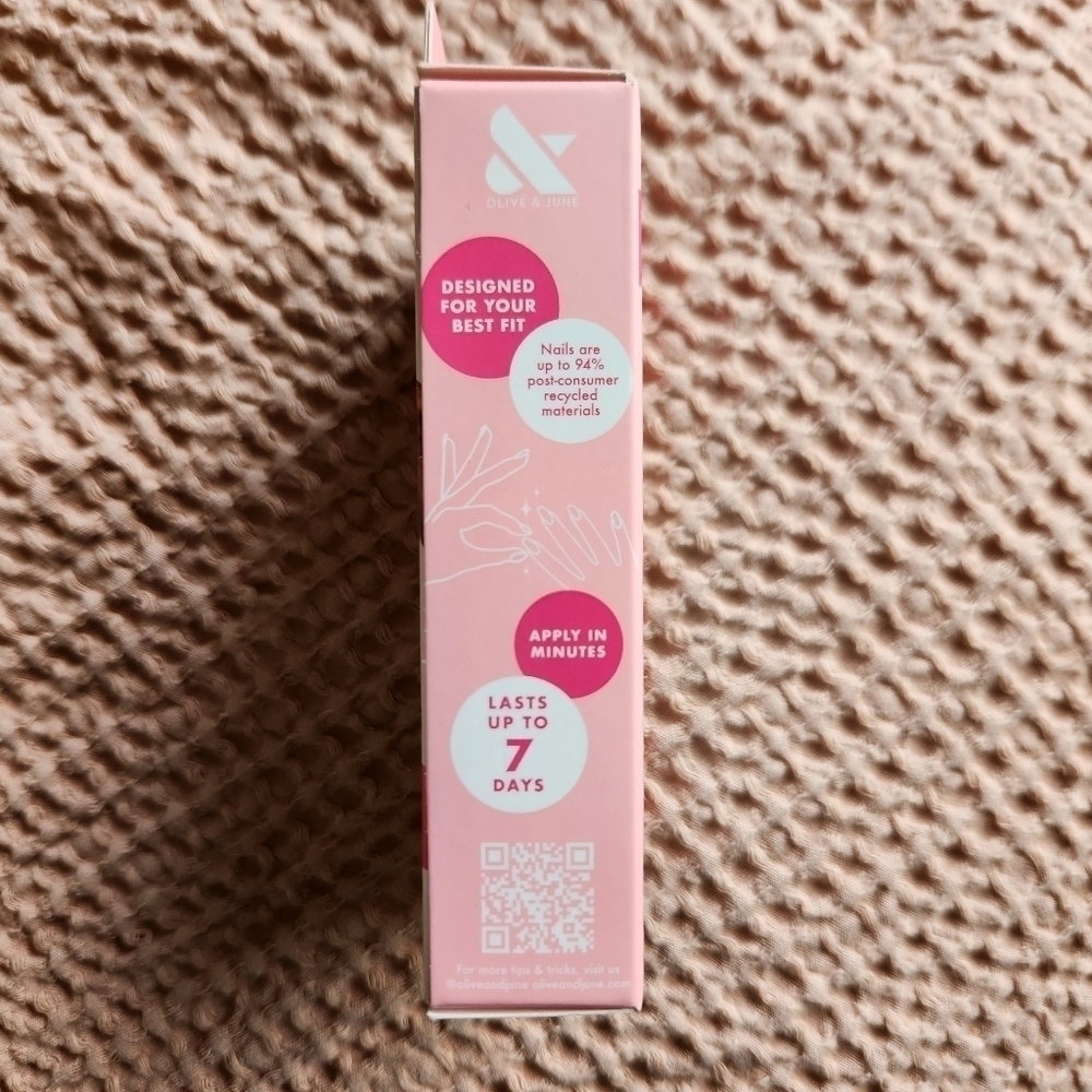 NEW Olive & June Press on Nails - All Manis on Deck - Medium Oval - Picture 5 of 5